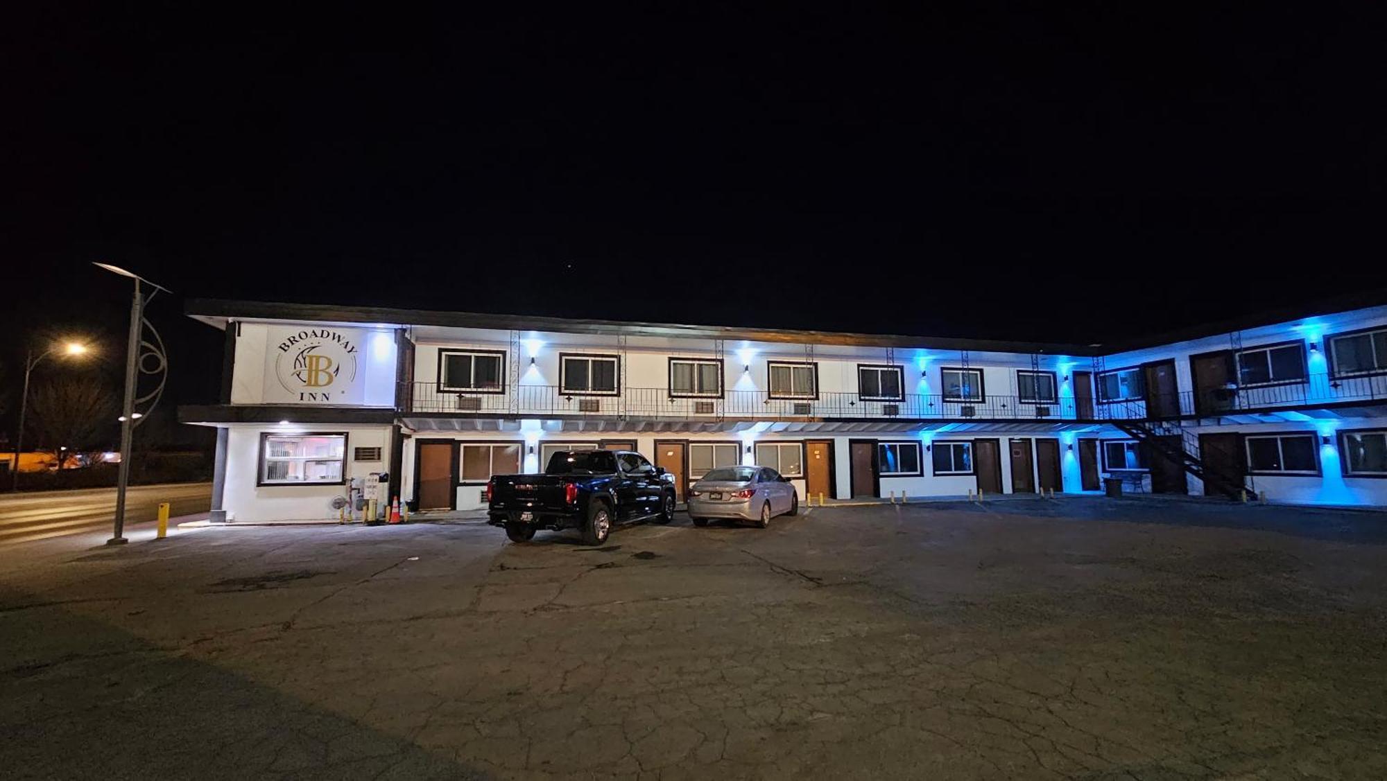 Broadway Inn Council Bluffs Exterior photo